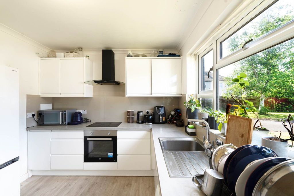 Additional image 3 of 2 bed maisonette for saleCharnwood Close, New Malden KT3