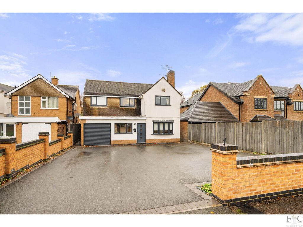 6 bed detached house for saleThe Fairway, Oadby LE2