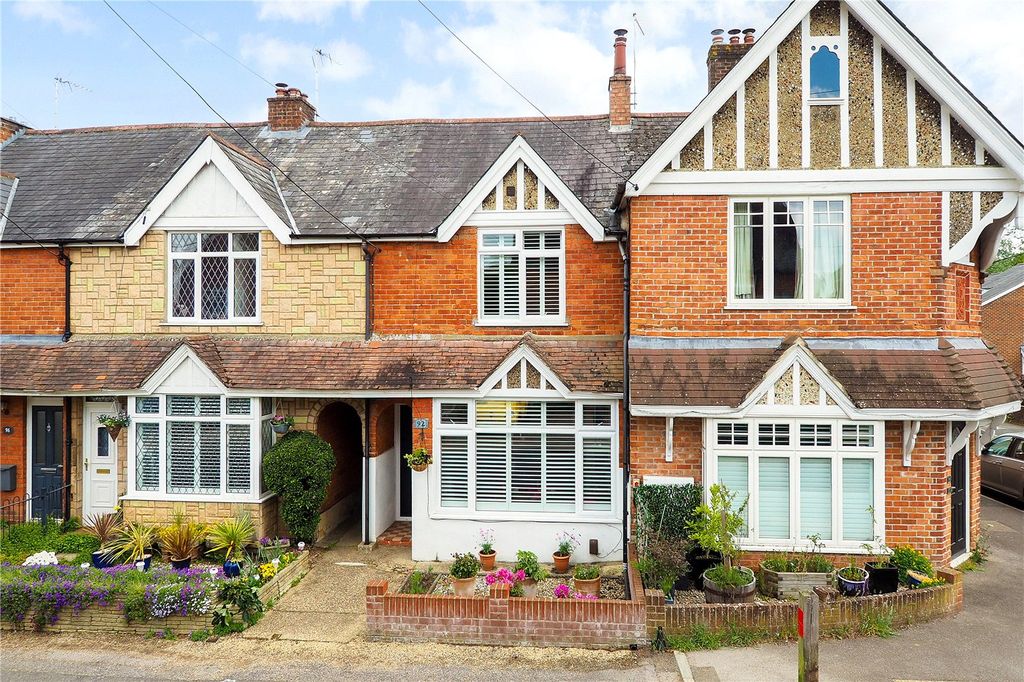 3 bed terraced house for saleForest Road, Liss, Hampshire GU33