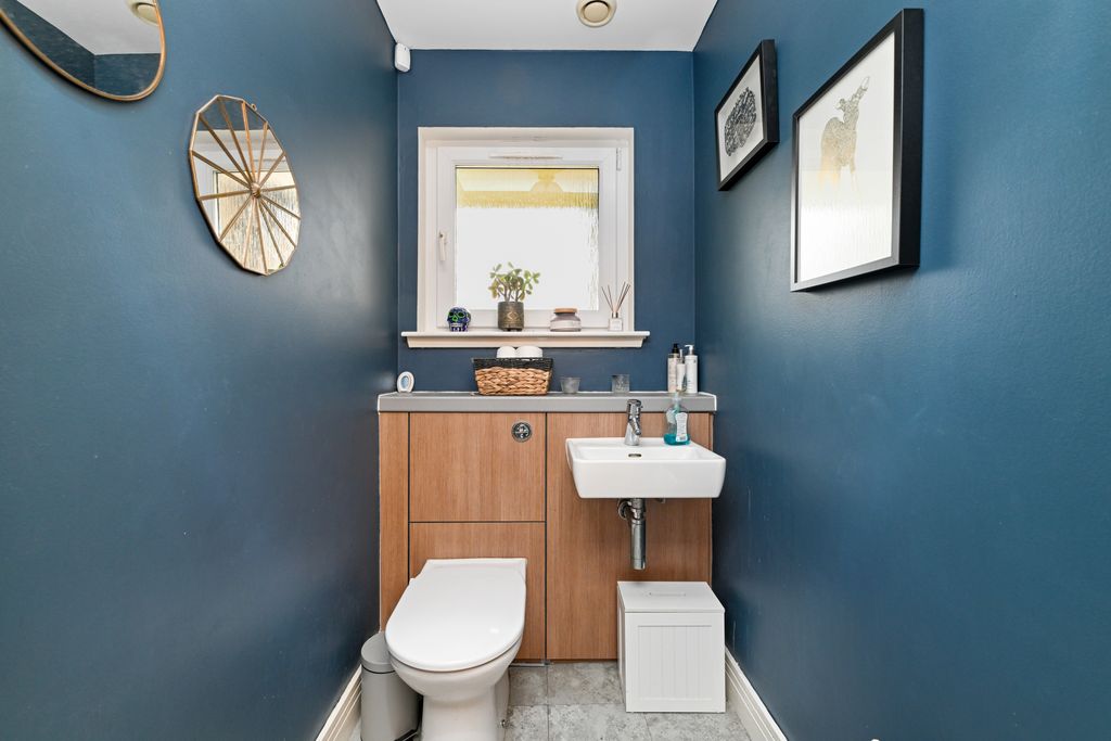 Additional image 18 of 4 bed town house for sale70 Burnbrae Road, Bonnyrigg EH19