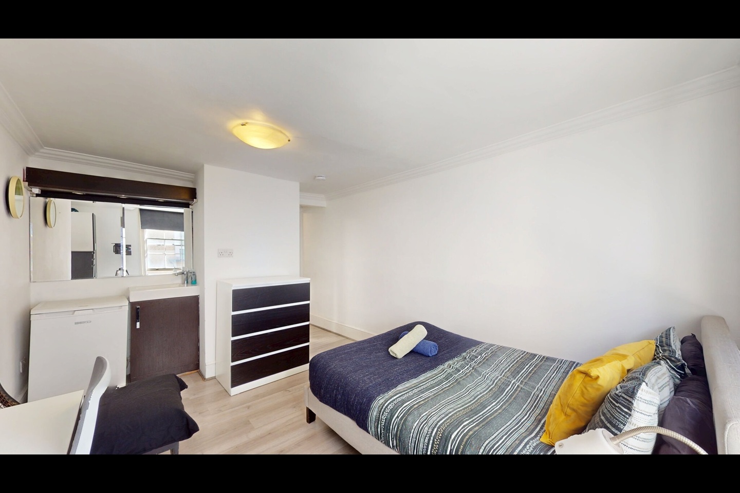 Room in a Shared Flat, Charring Cross Prime Location, WC2N, N1 7GU