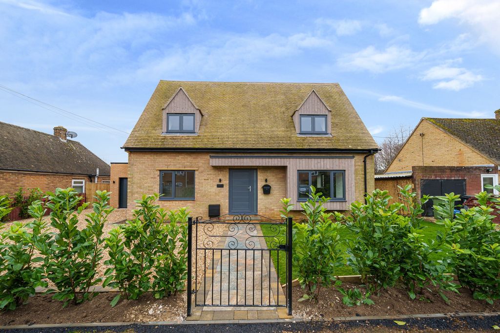 4 bed detached house for saleRedesdale Place, Moreton-In-Marsh GL56