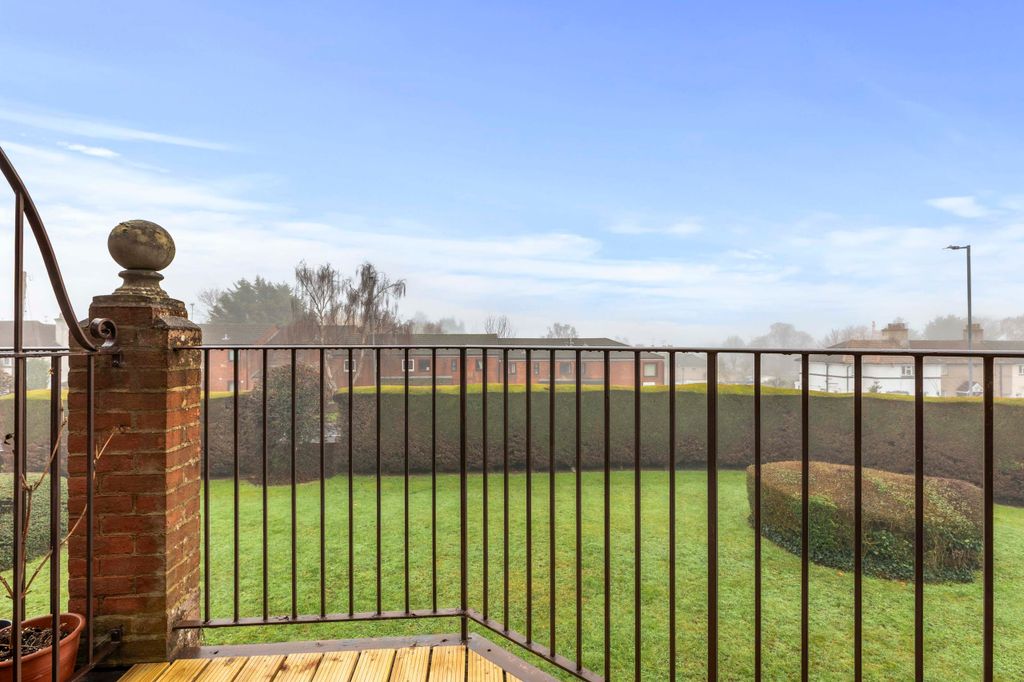 Additional image 5 of 3 bed flat for saleFlat 4, Denton Court, Bobmore Lane, Marlow, Buckinghamshire SL7