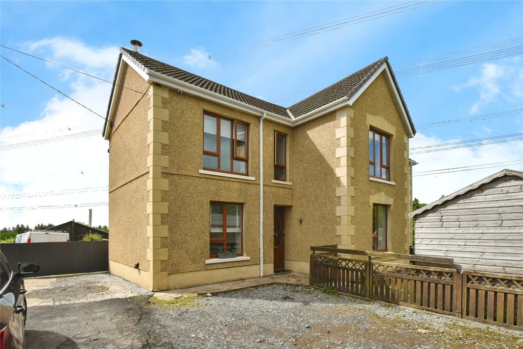 5 bed detached house for saleHeol Y Nant, Llannon, Llanelli, Carmarthenshire SA14