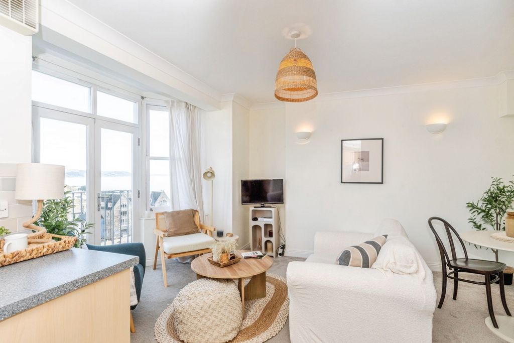 2 bed flat for saleHannafore Road, Looe, Cornwall PL13 photo 4