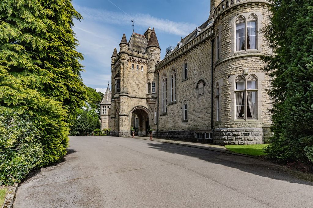3 bed flat for saleChester Road, Oakmere CW8 photo 3
