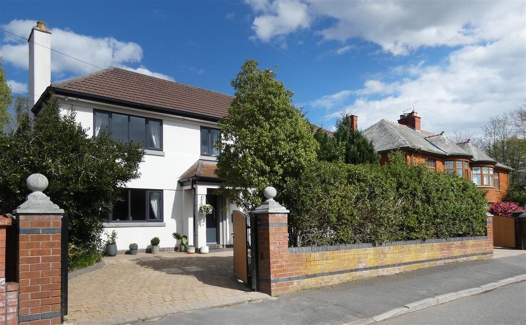 5 bed detached house for salePark Road, Prescot, Liverpool L34