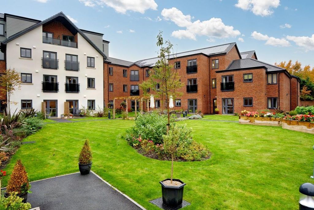 1 bed flat for saleBurlington Gardens, Leyland PR25