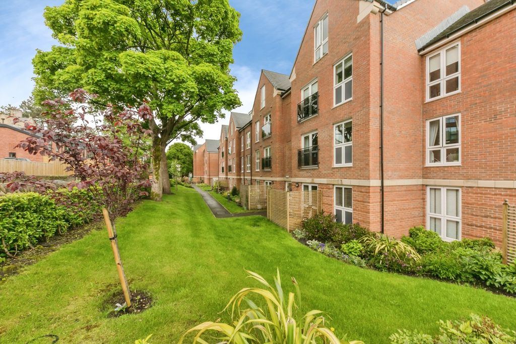 Additional image 4 of 2 bed flat for saleCoare Street, Macclesfield, Cheshire SK10