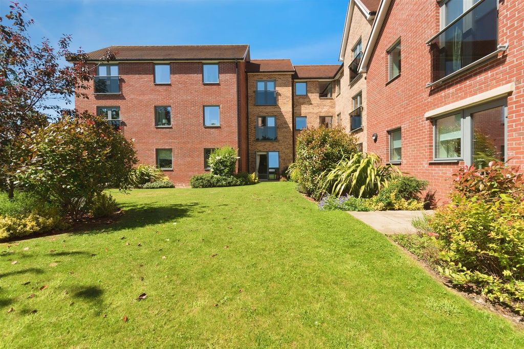 Additional image 20 of 2 bed flat for sale8 Westonia Court, 582-592 Wellingborough Road, Northampton NN3