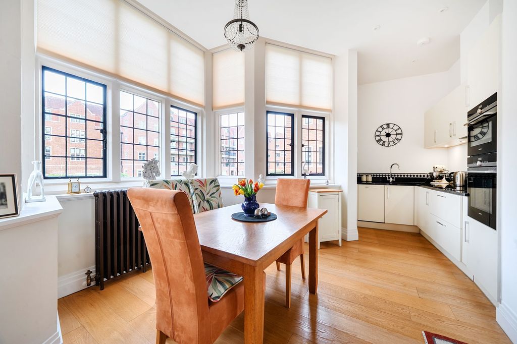 Additional image 6 of 2 bed flat for saleKings Drive, Midhurst GU29