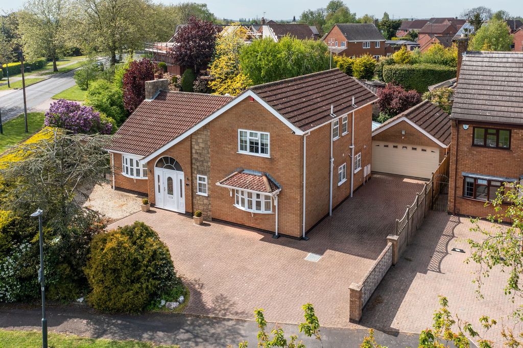 Additional image 5 of 3 bed detached house for saleSlade Close, Nuneaton CV11