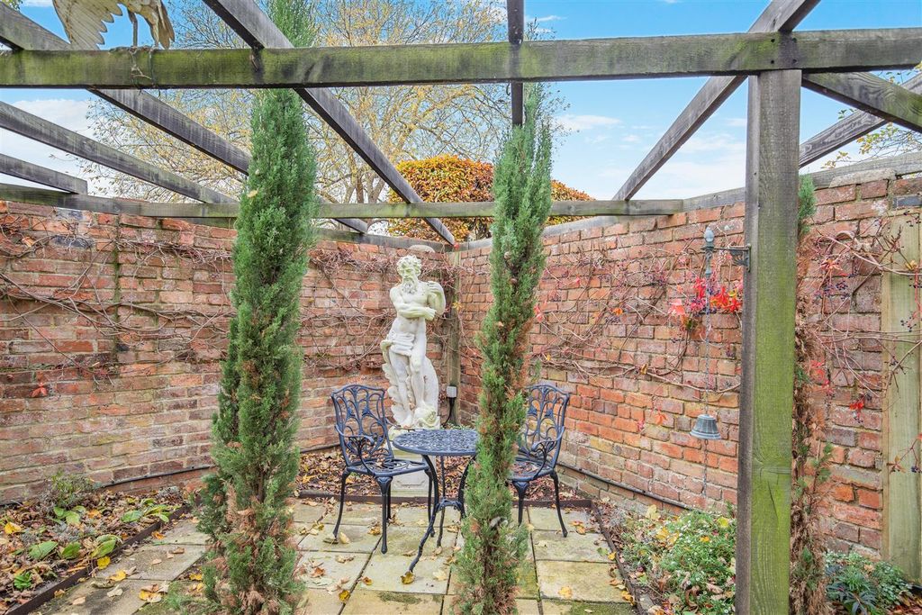 Additional image 45 of 6 bed detached house for saleMill Lane, Newport Pagnell MK16