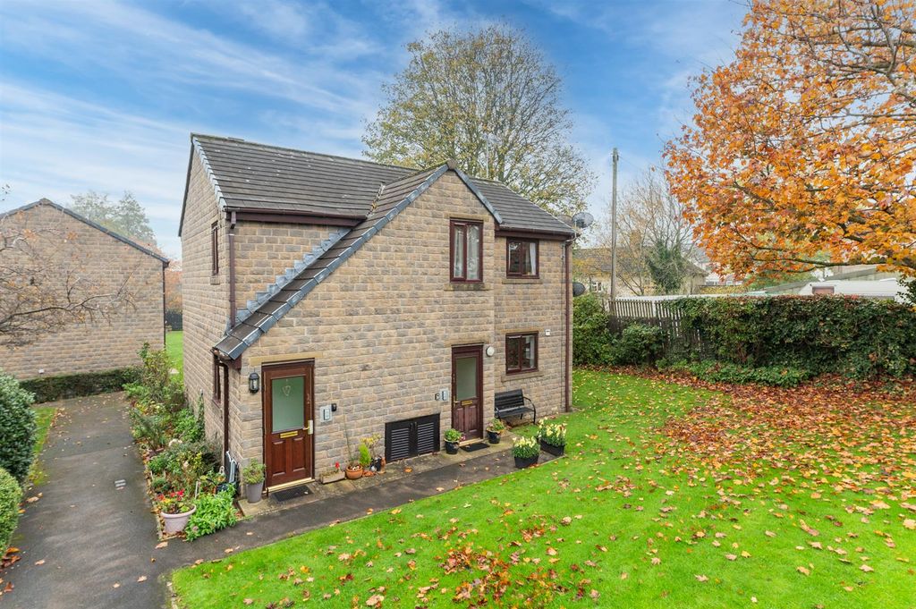 2 bed flat for saleTealbeck Court, Tealbeck Approach, Otley LS21
