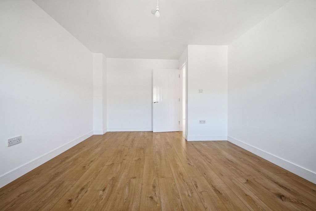Additional image 9 of 3 bed town house for saleWoodland Street, Mountain Ash CF45