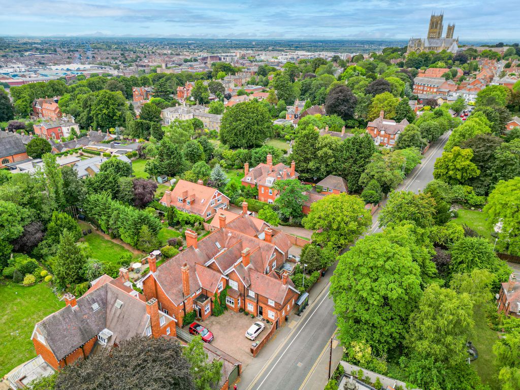 5 bed semi-detached house for saleGreetwell Road, Lincoln LN2