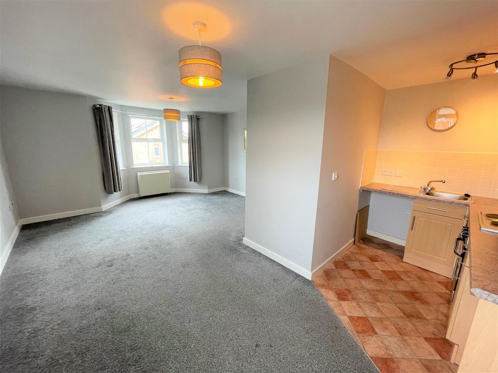 Studio for saleFairfax Close, Biddulph ST8 photo 5