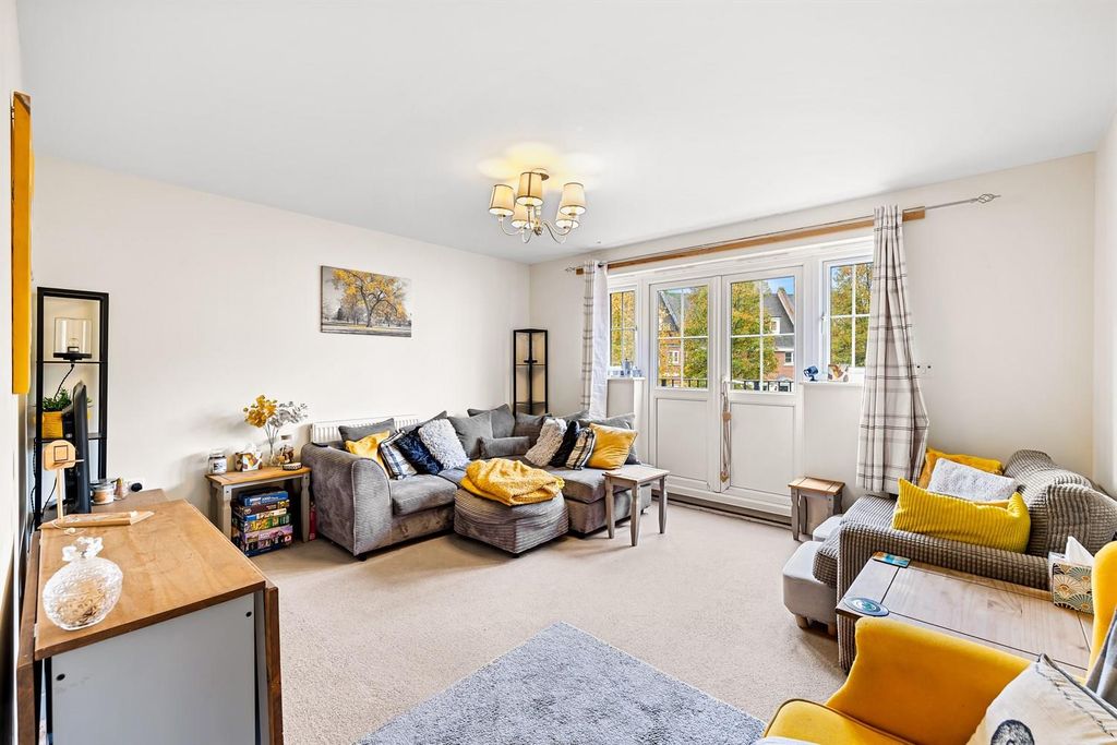 Additional image 10 of 2 bed flat for saleSpiro Close, Pulborough RH20