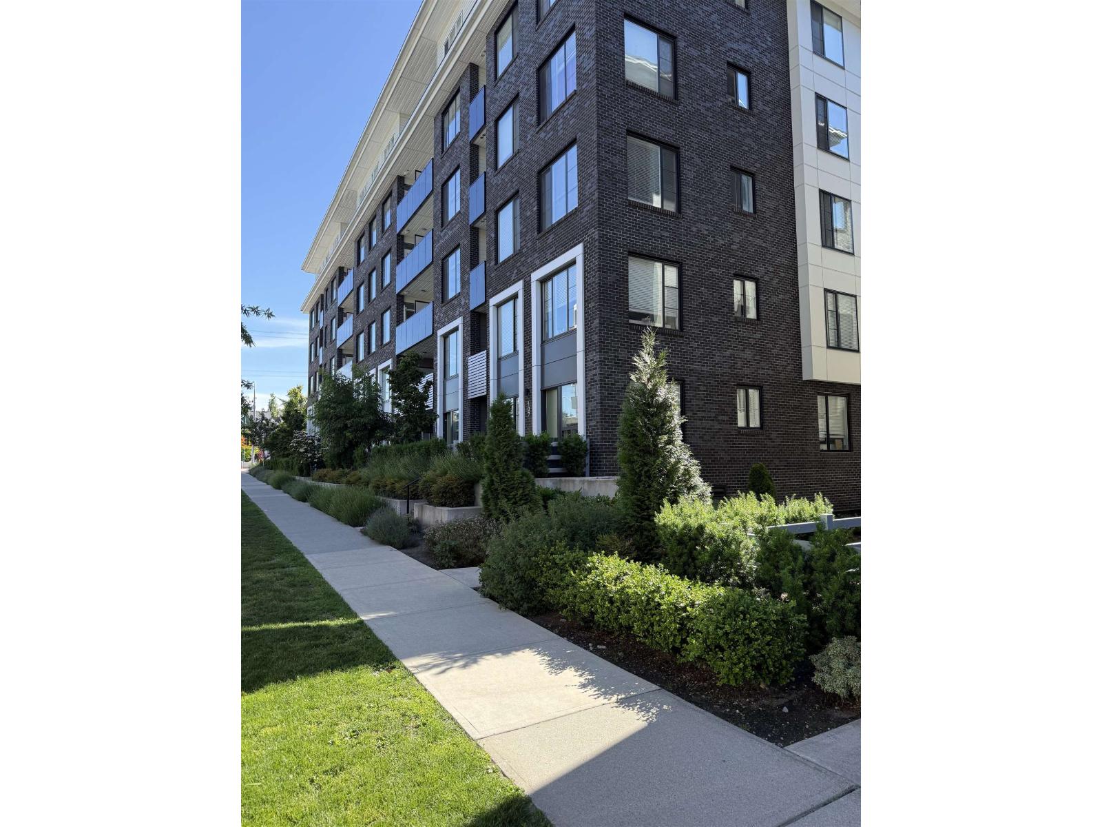 308 15848 FRASER HIGHWAY