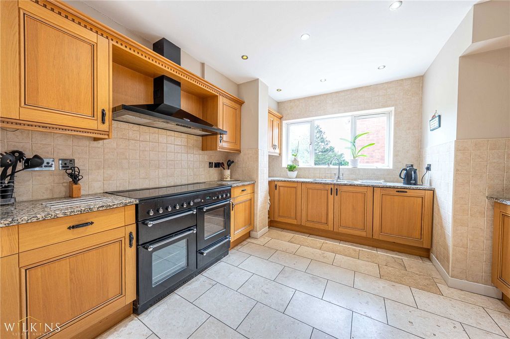 Additional image 10 of 4 bed detached house for saleThe Long Shoot, Nuneaton, Warwickshire CV11