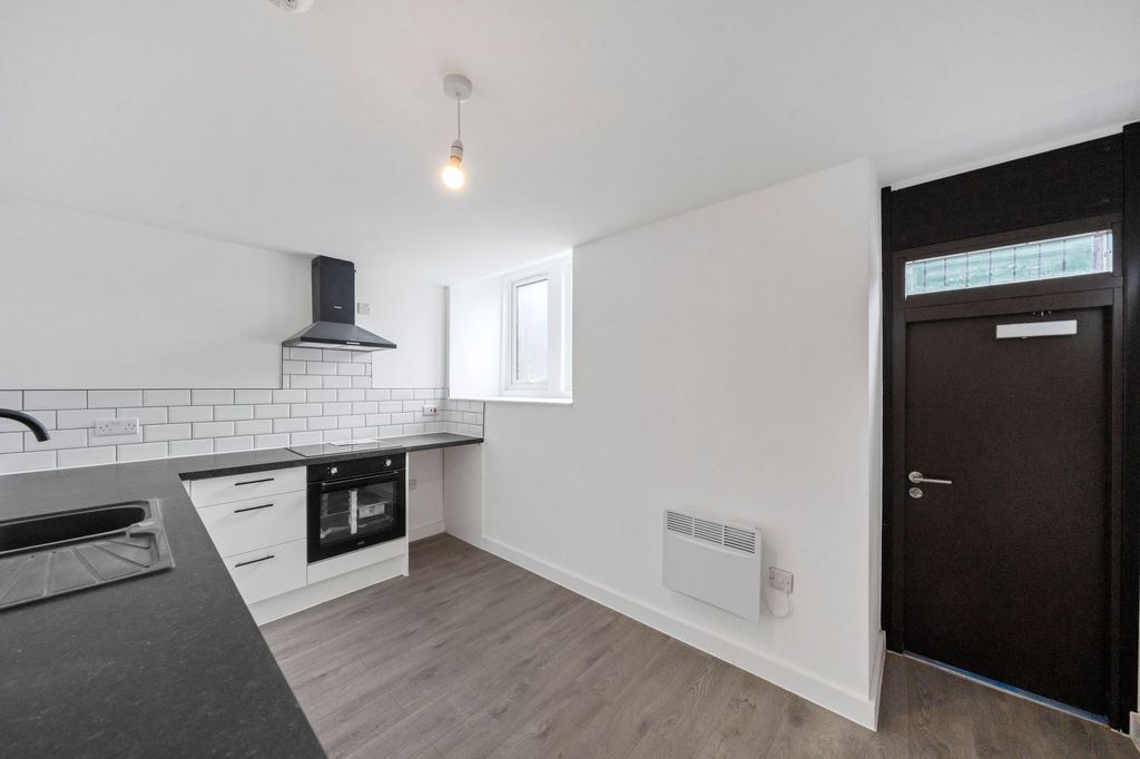 2 bed flat for saleThe Old Library, Railway Road WN7 photo 4