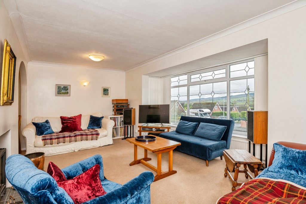 4 bed bungalow for saleFoldgate View, Ludlow SY8 photo 5