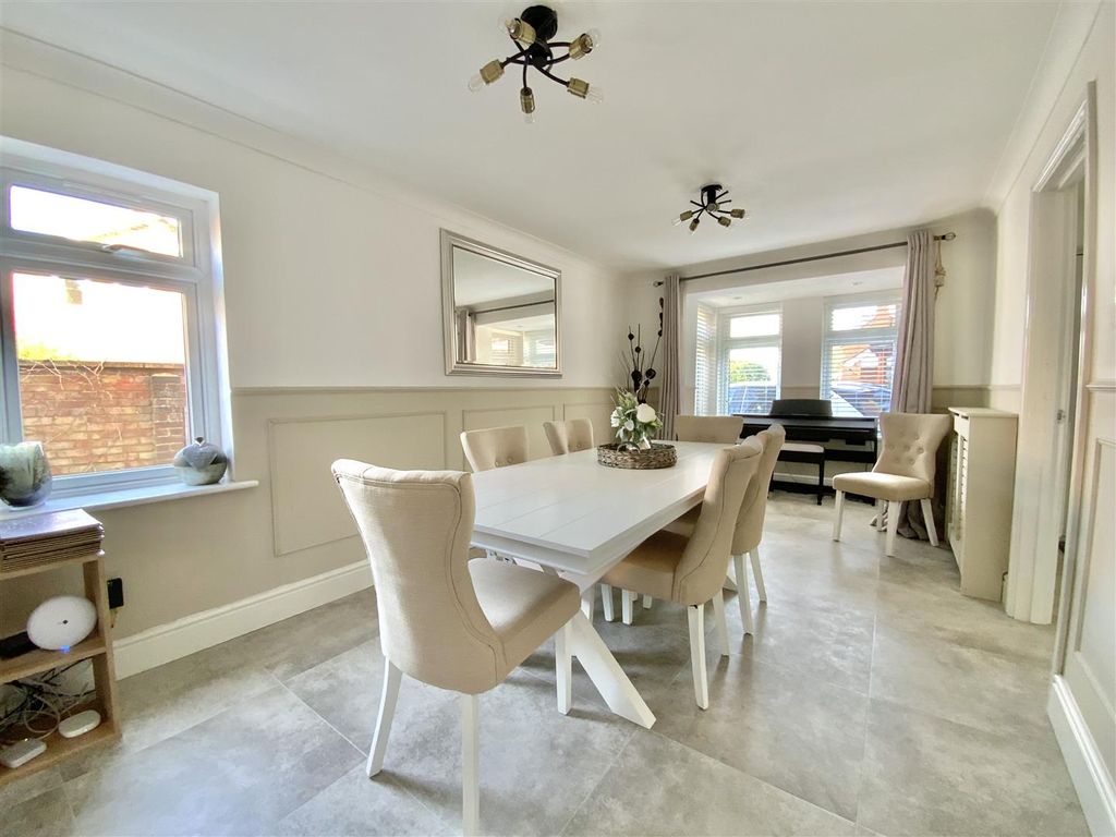Additional image 8 of 4 bed detached house for saleMountsfield Close, Newport Pagnell MK16
