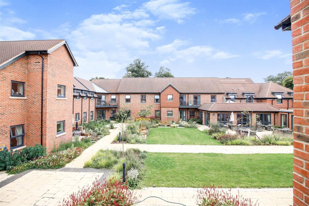 Additional image 17 of 2 bed flat for saleElizabeth House, St. Giles Mews, Stony Stratford, Milton Keynes MK11