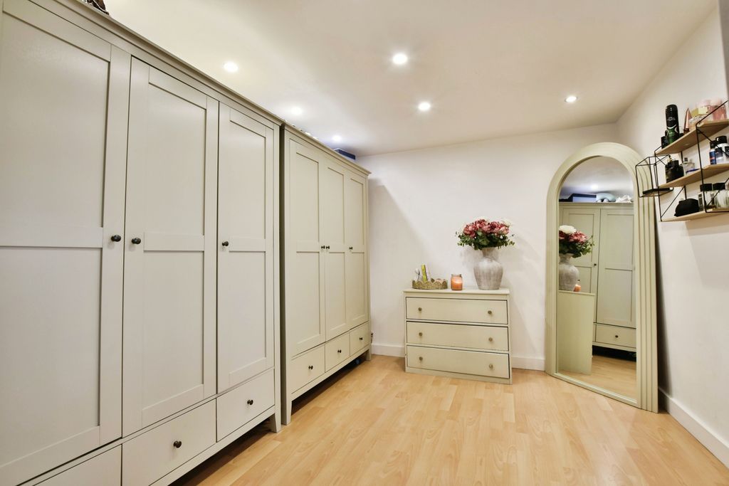 Additional image 12 of 2 bed flat for salePickford Street, Macclesfield SK11