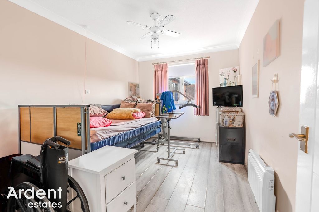 Additional image 4 of 1 bed property for saleHigh Street, Maldon CM9