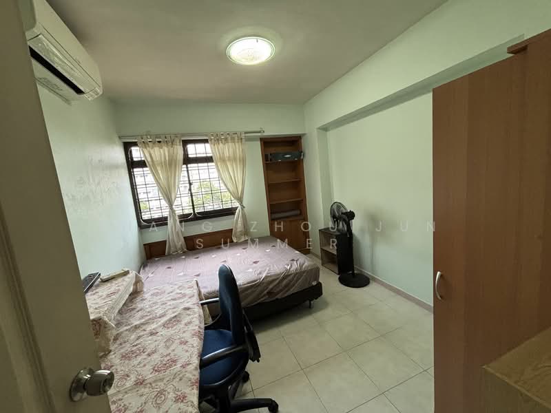 679c Jurong West central 1 photo 2