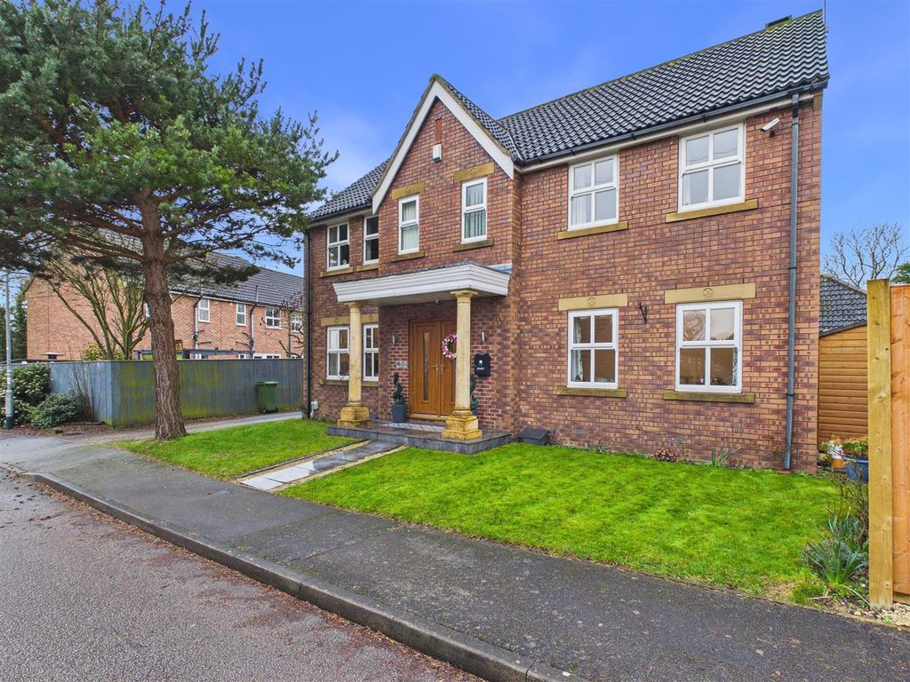 5 bed detached house for saleThe Ridings, North Ferriby HU14