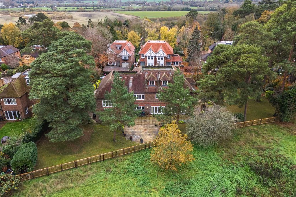 Additional image 4 of 6 bed detached house for saleBeechwood Drive, Marlow, Buckinghamshire SL7