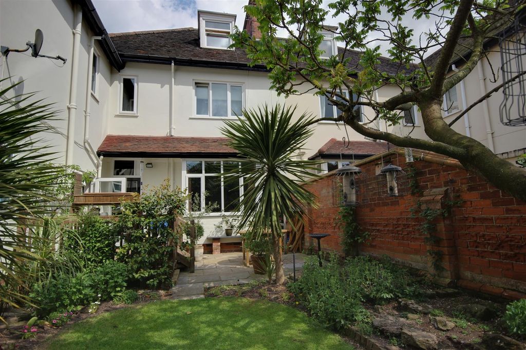Additional image 17 of 5 bed semi-detached house for saleNunburnholme Avenue, North Ferriby HU14