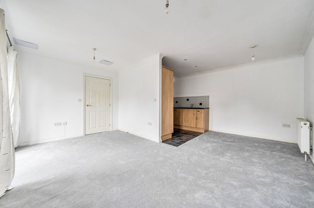 2 bed semi-detached house for saleStation Road, Liss GU33 photo 3