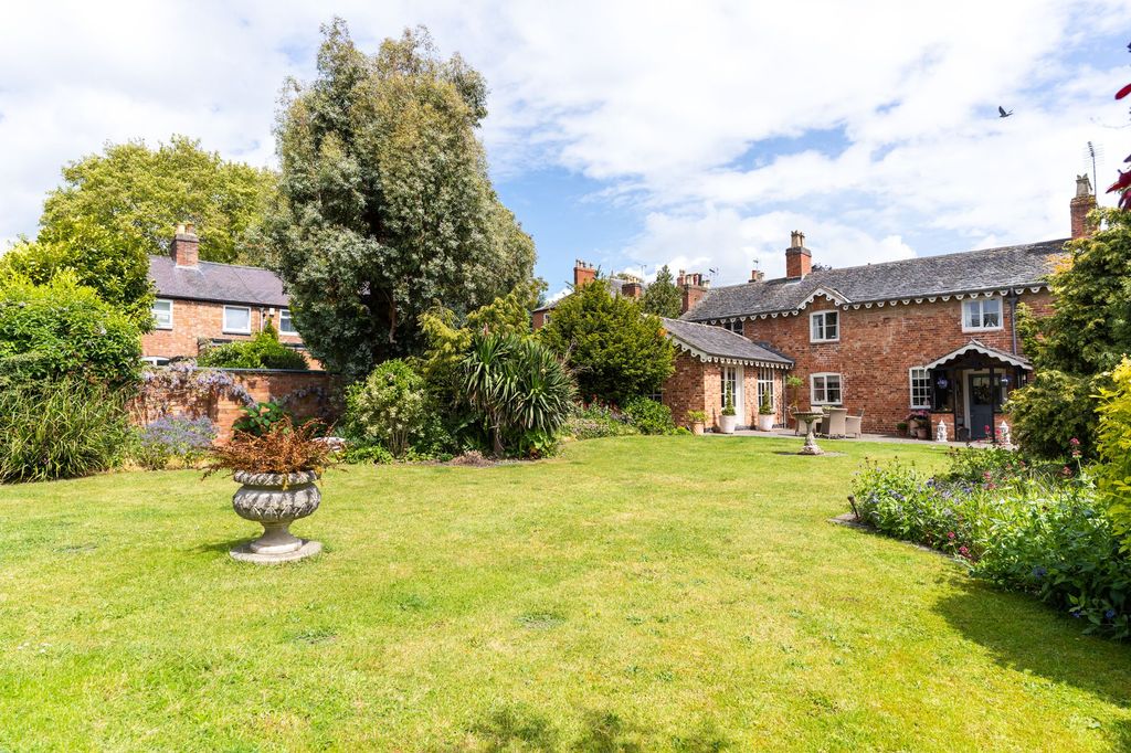 Additional image 30 of 4 bed detached house for saleThe Square, Thurnby LE7
