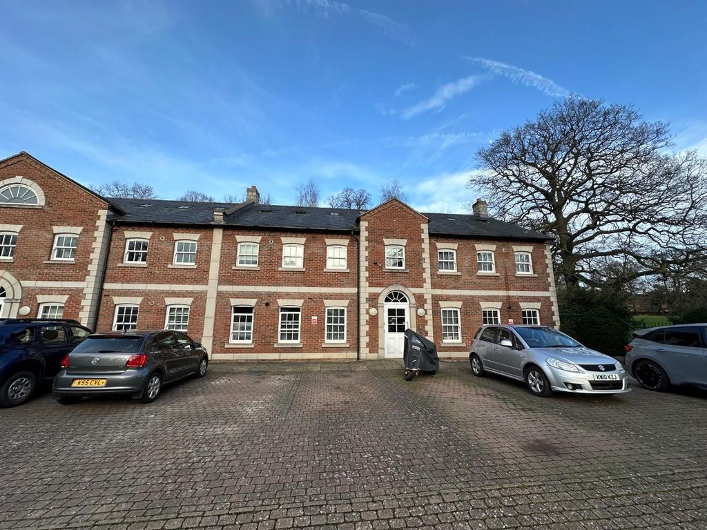 2 bed flat for saleThornton Hall Close, Northampton NN2