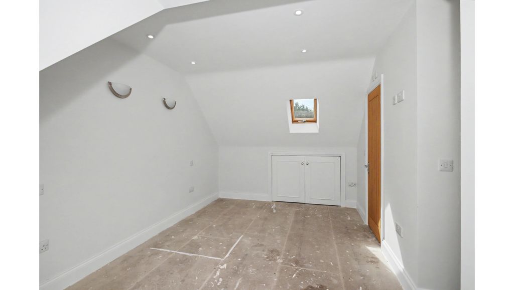 Additional image 8 of 4 bed property for saleOrchard House, 6 The Highlands, Exning, Newmarket, Suffolk CB8
