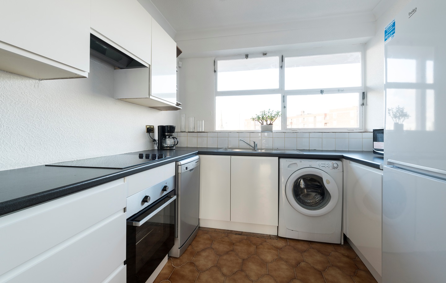 3 Bed Maisonette, De Quincey House, SW1V, N1 7GU photo 3