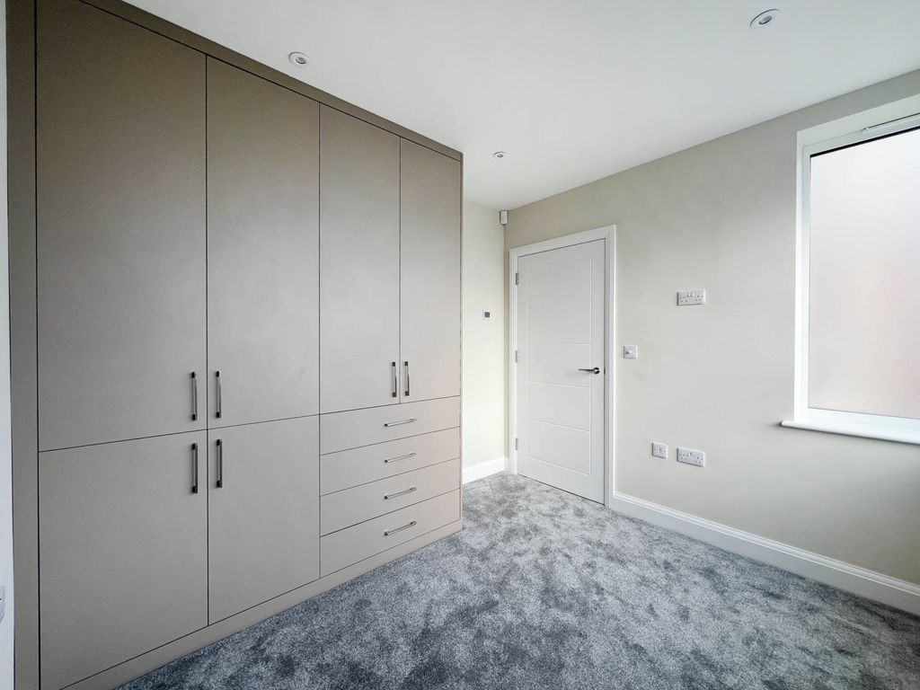 Additional image 11 of 4 bed terraced house for saleWoodfield Gardens, New Malden KT3