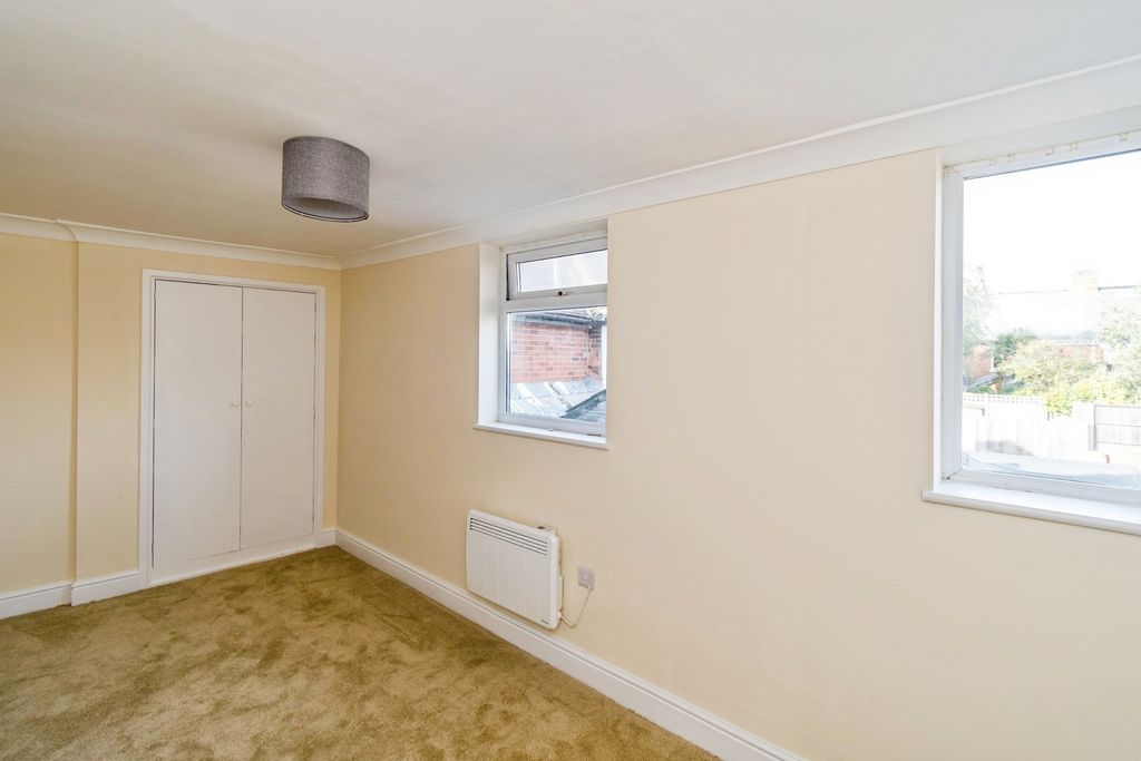 Additional image 9 of 2 bed flat for saleHigh Street, Lyndhurst, Hampshire SO43