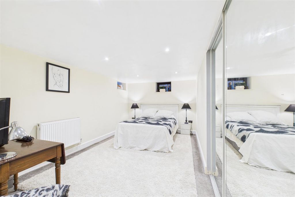 Additional image 2 of 2 bed flat for saleGeorge Street, Newark NG24