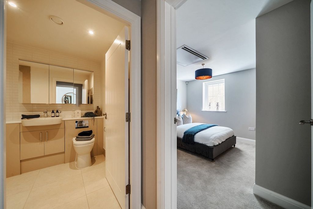 Additional image 7 of 1 bed flat for saleLymington Gate, Stanford Hill, Lymington SO41
