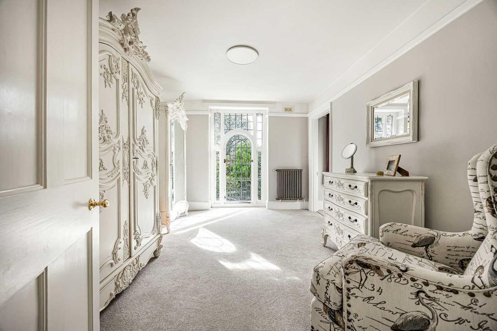 Additional image 14 of 5 bed detached house for saleStation Road, Marlow, Buckinghamshire SL7