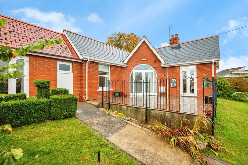 3 bed bungalow for saleBryn Yr Eglwys, Lampeter, Ceredigion SA48