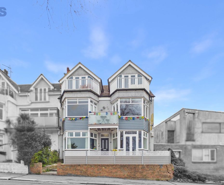 Additional image 2 of 2 bed flat for saleGrand Parade, Leigh-On-Sea SS9