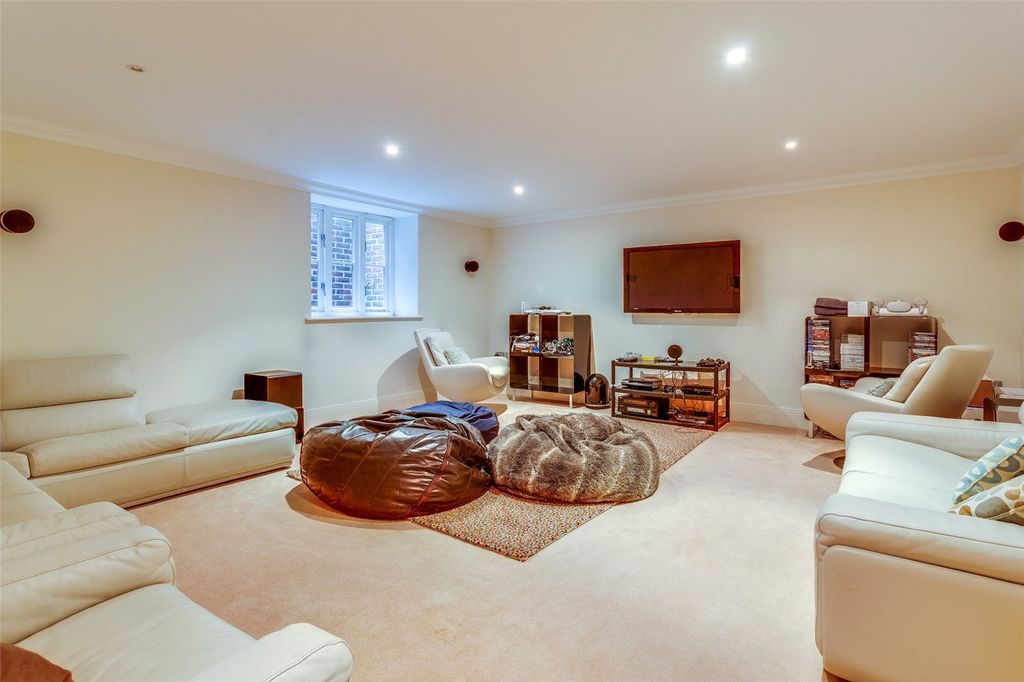 Additional image 16 of 6 bed detached house for saleBeechwood Drive, Marlow, Buckinghamshire SL7
