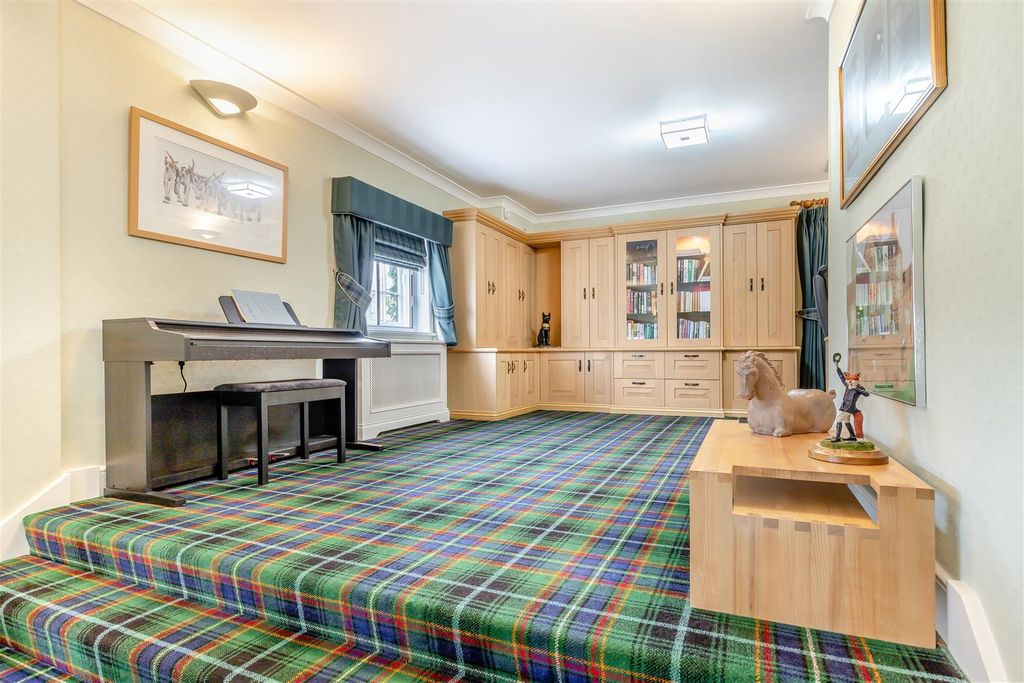 Additional image 24 of 6 bed detached house for saleMill Lane, Newport Pagnell MK16