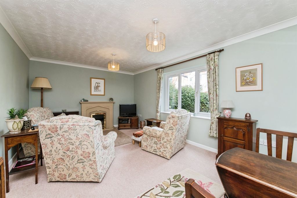 Additional image 4 of 2 bed flat for saleAnning Road, Lyme Regis DT7