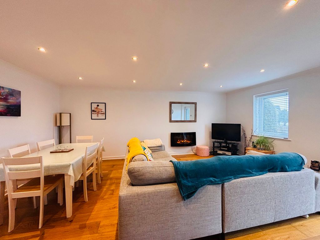 2 bed cottage for salePentraeth LL75 photo 3